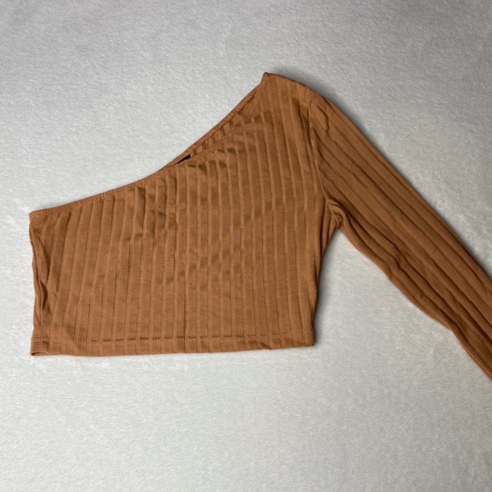 One side shoulder crop top